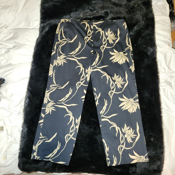 Optimum black and gold cropped cigarette pants in size 14 - Picture 6 of 14